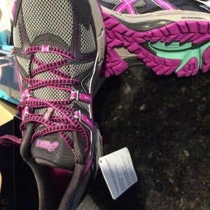 Women’s sneakers ASICS size12 new with tag.no box.